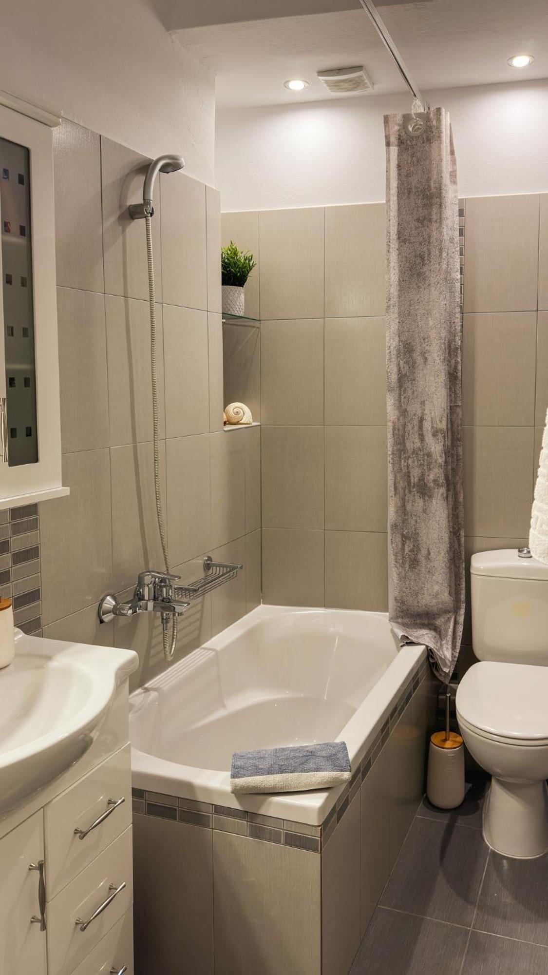 Agora Apartment 毕达哥利翁 外观 照片